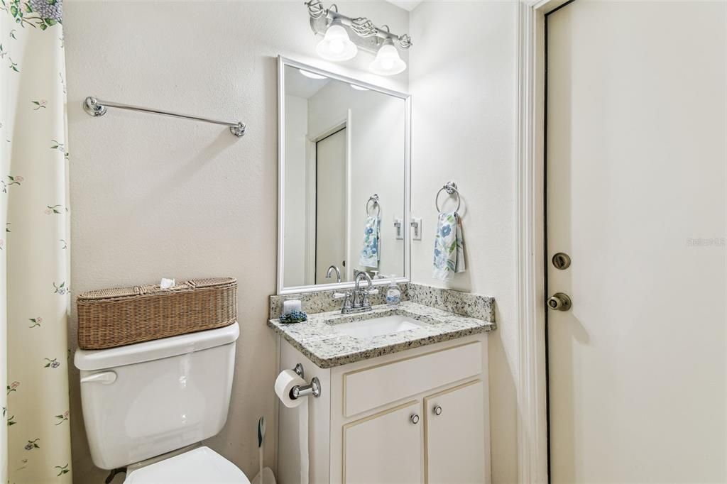 For Sale: $550,000 (3 beds, 2 baths, 1709 Square Feet)