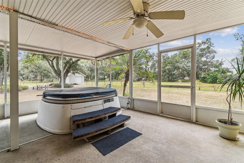 For Sale: $550,000 (3 beds, 2 baths, 1709 Square Feet)