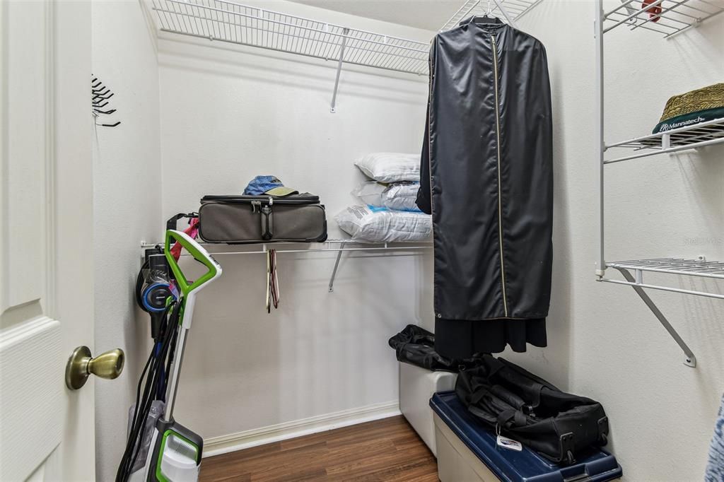 For Sale: $550,000 (3 beds, 2 baths, 1709 Square Feet)