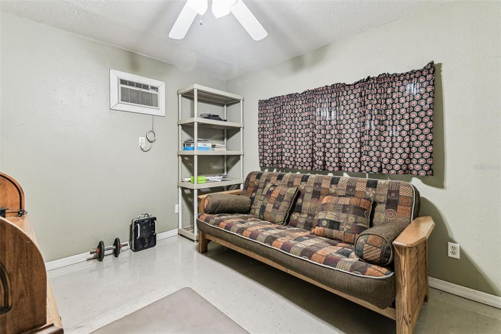 For Sale: $550,000 (3 beds, 2 baths, 1709 Square Feet)