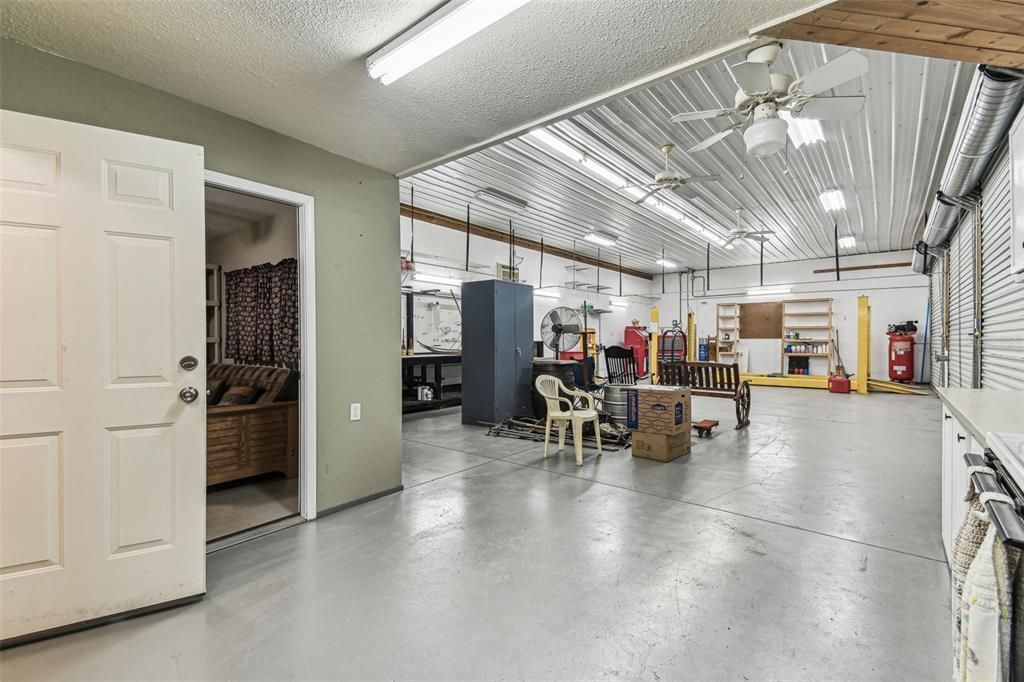 For Sale: $550,000 (3 beds, 2 baths, 1709 Square Feet)