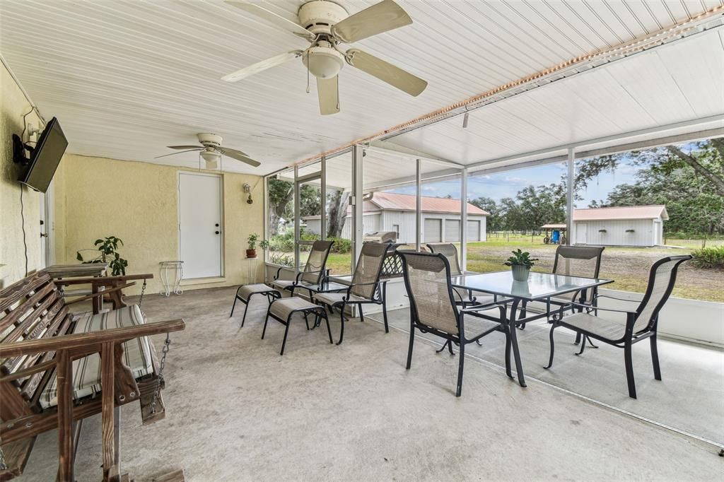 For Sale: $550,000 (3 beds, 2 baths, 1709 Square Feet)