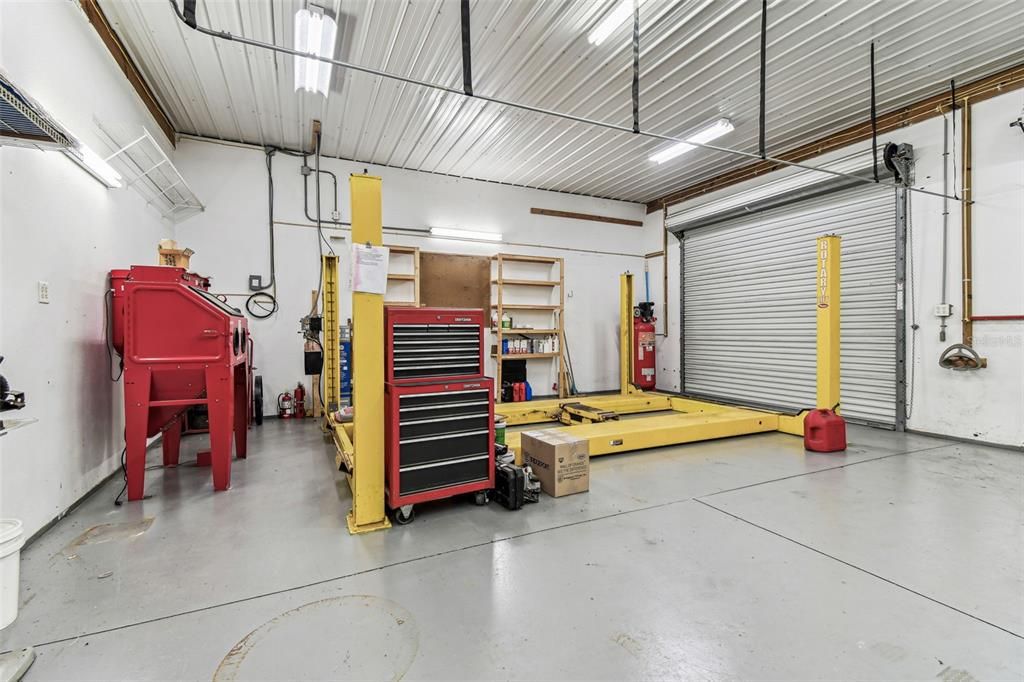 For Sale: $550,000 (3 beds, 2 baths, 1709 Square Feet)