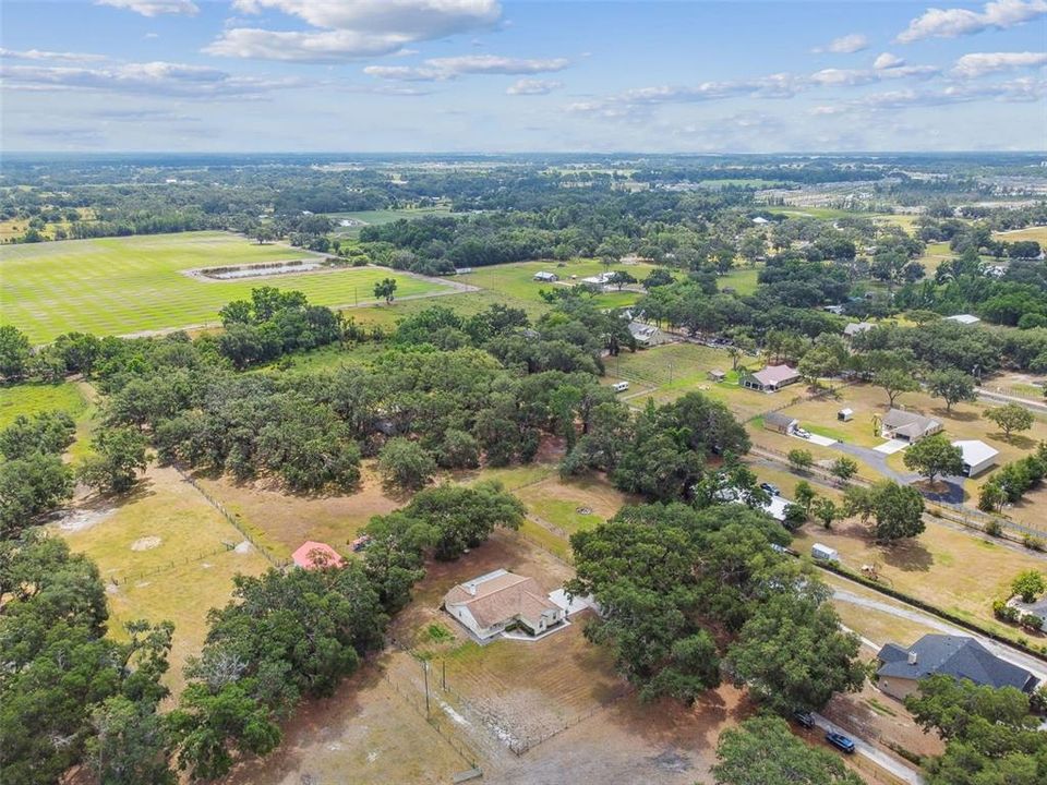 For Sale: $550,000 (3 beds, 2 baths, 1709 Square Feet)