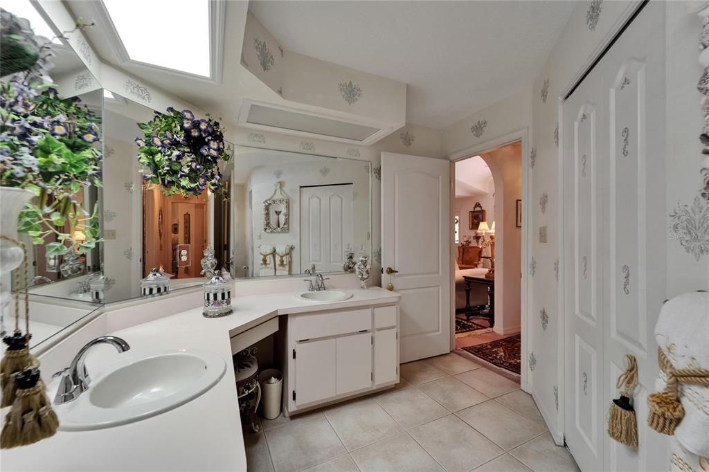 For Sale: $560,000 (3 beds, 2 baths, 2020 Square Feet)