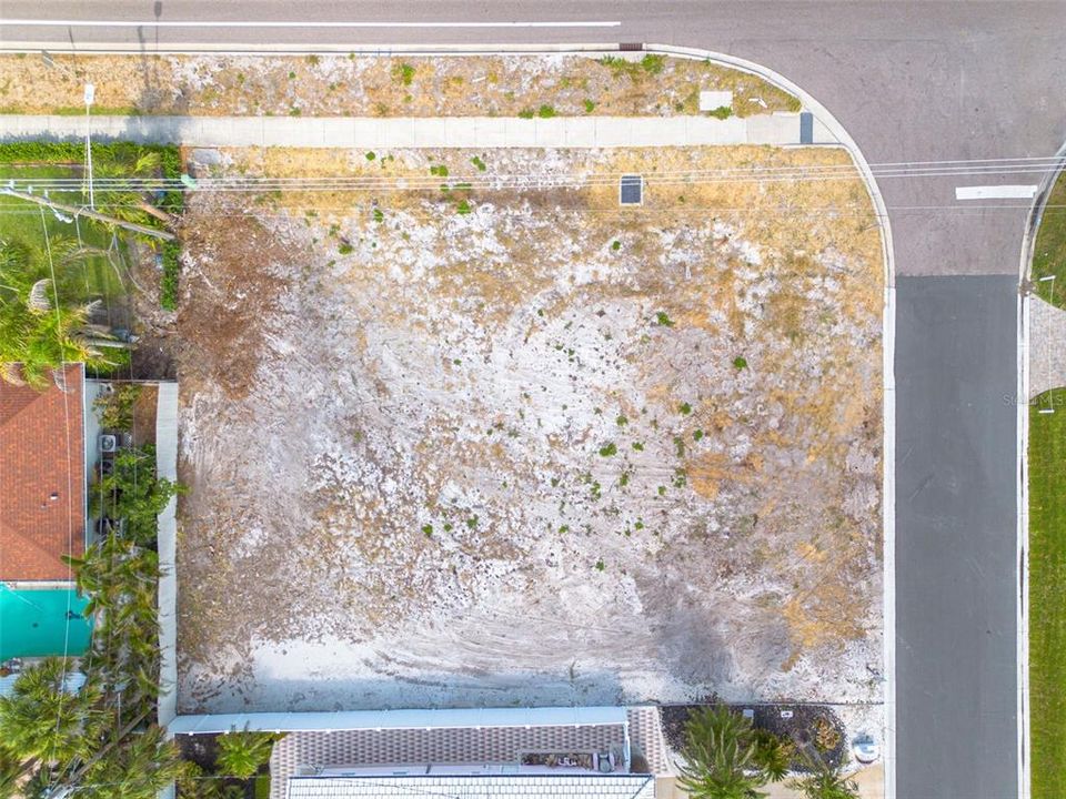 En Venta: $635,000 (0.18 acres)