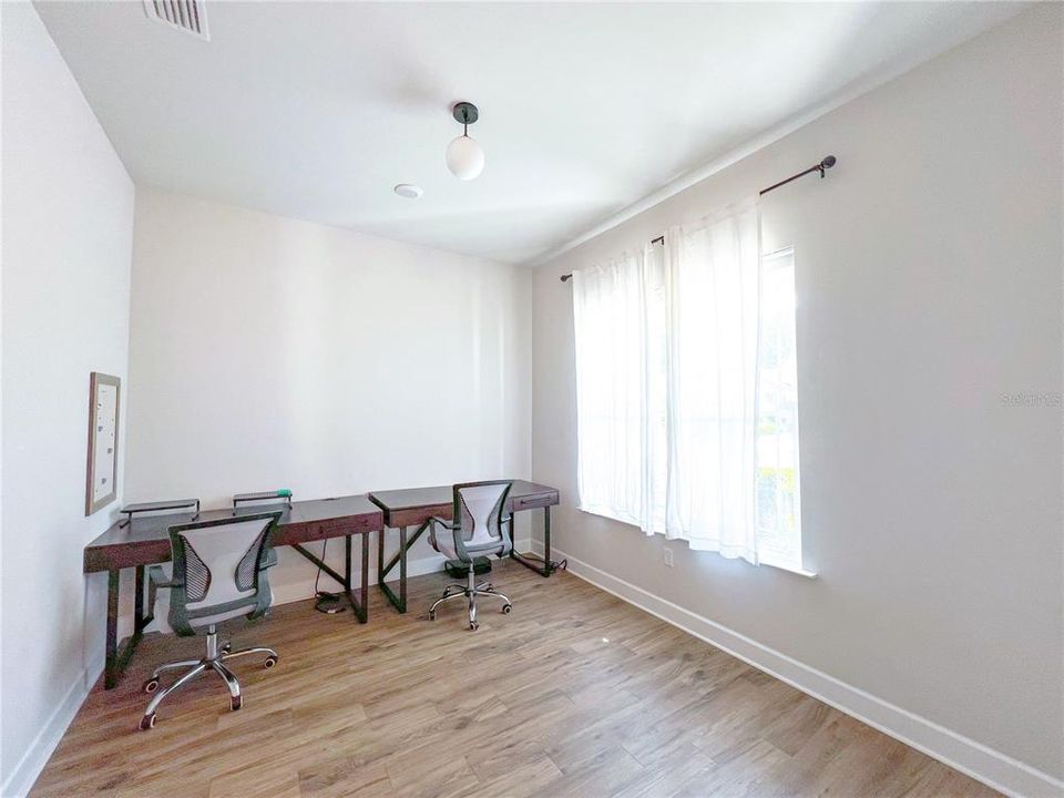 出租: $2,700 (3 贝兹, 2 浴室, 1966 平方英尺)