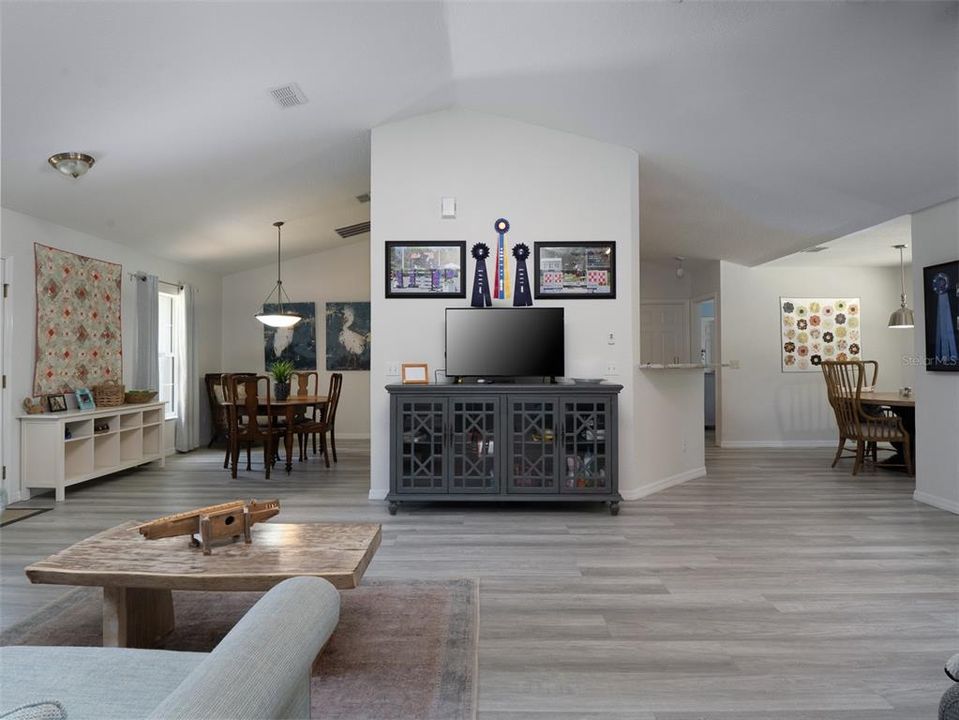 For Sale: $1,245,000 (3 beds, 2 baths, 1783 Square Feet)