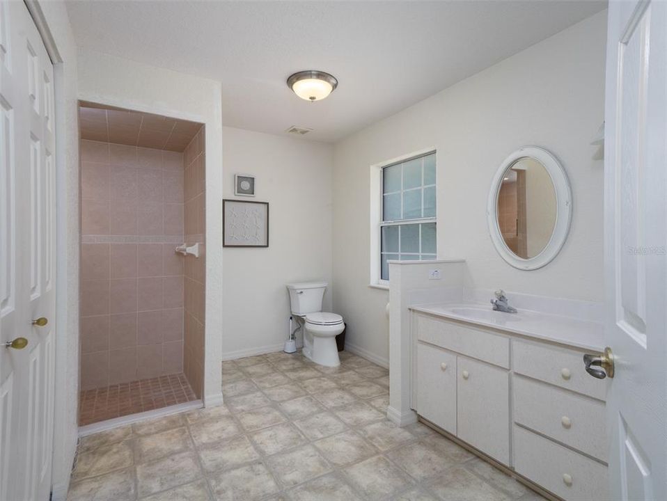 For Sale: $1,245,000 (3 beds, 2 baths, 1783 Square Feet)