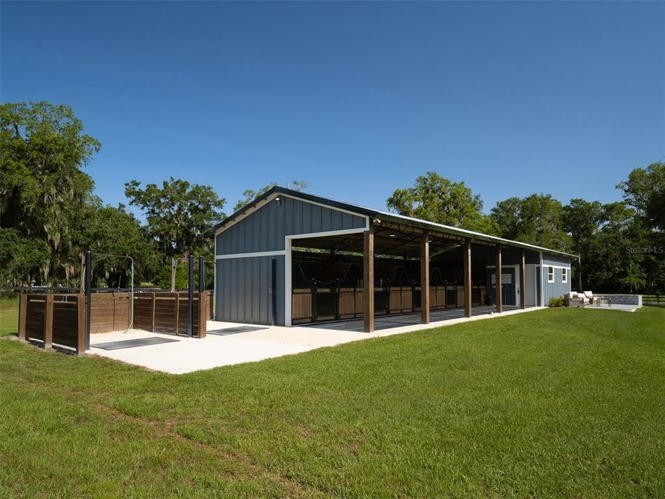 For Sale: $1,245,000 (3 beds, 2 baths, 1783 Square Feet)