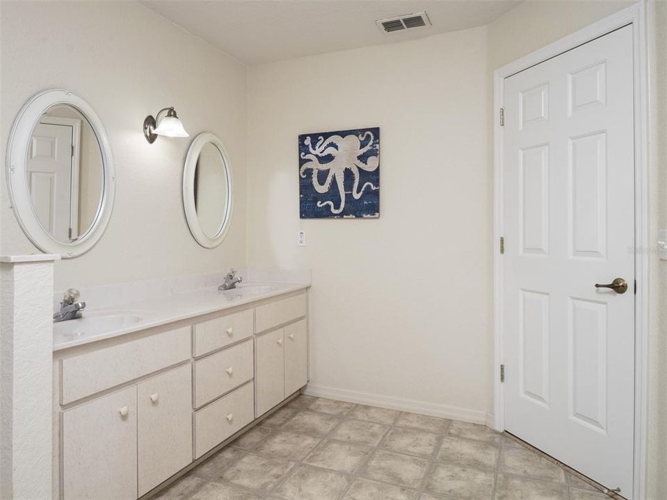 For Sale: $1,245,000 (3 beds, 2 baths, 1783 Square Feet)