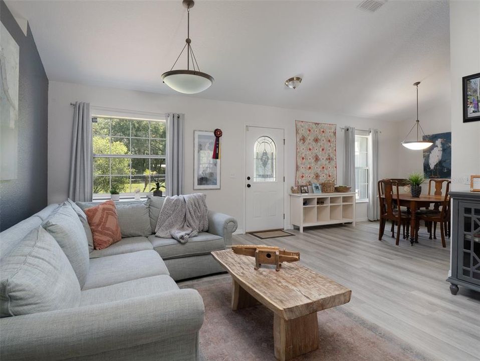 For Sale: $1,245,000 (3 beds, 2 baths, 1783 Square Feet)