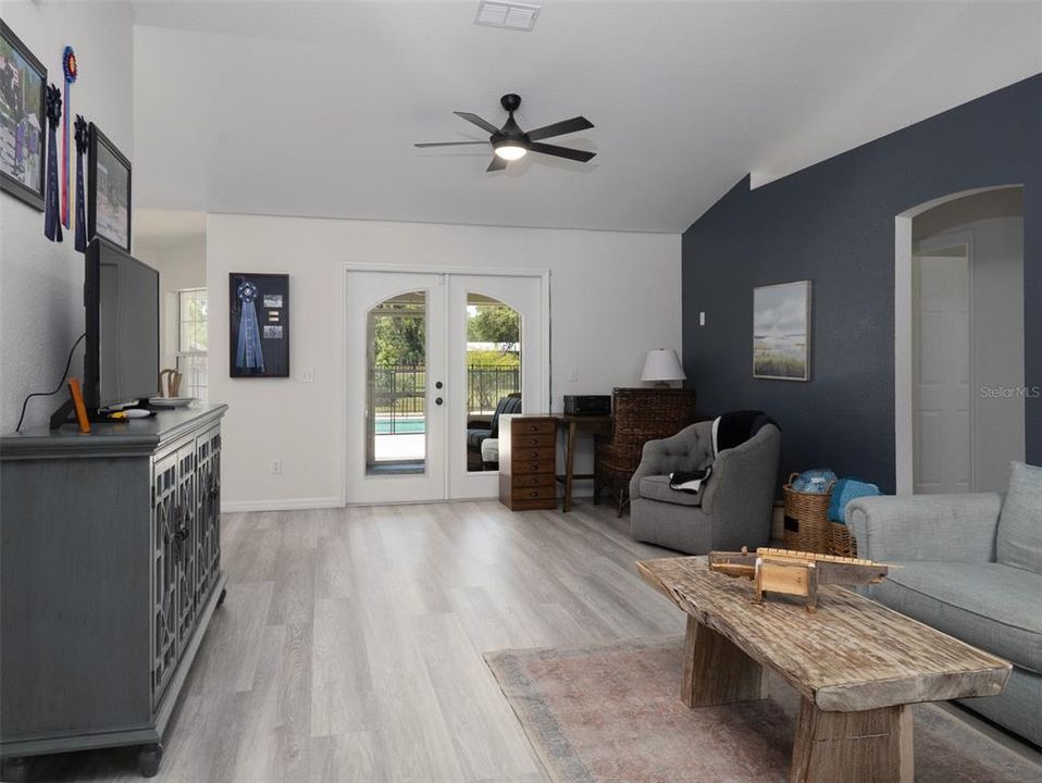 For Sale: $1,245,000 (3 beds, 2 baths, 1783 Square Feet)