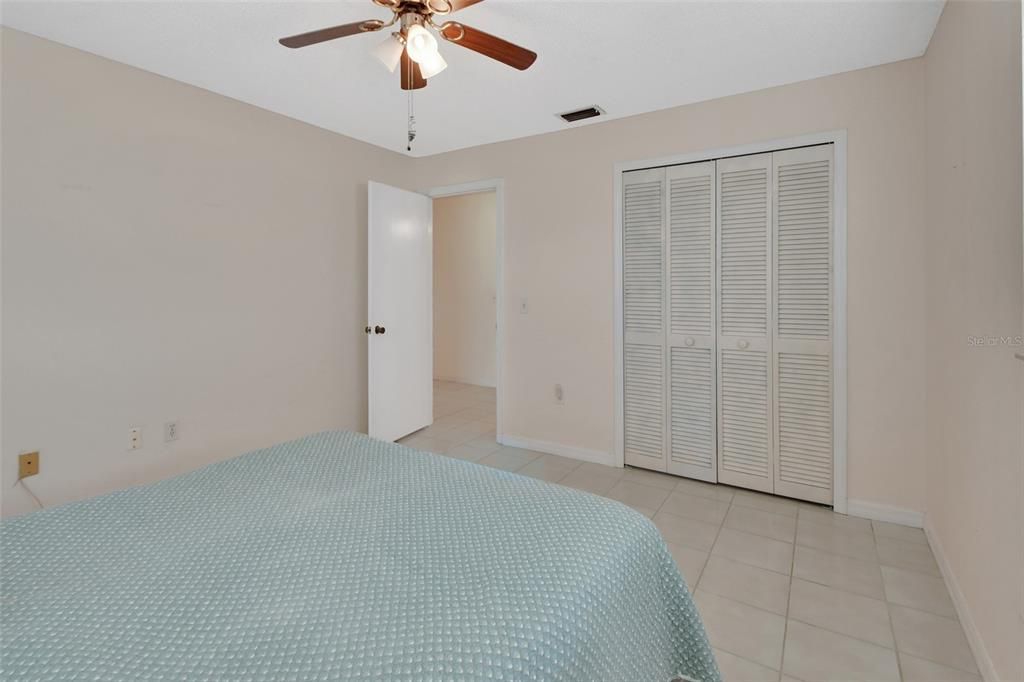 合同活跃: $325,000 (3 贝兹, 2 浴室, 1820 平方英尺)