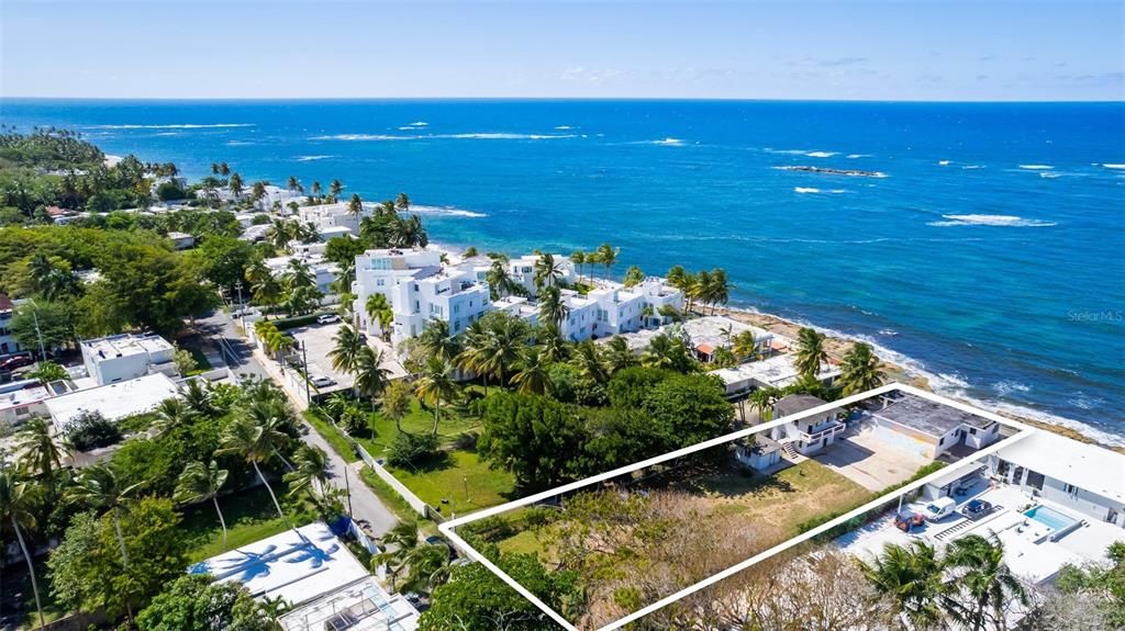 На продажу: $1,650,000 (0.44 acres)