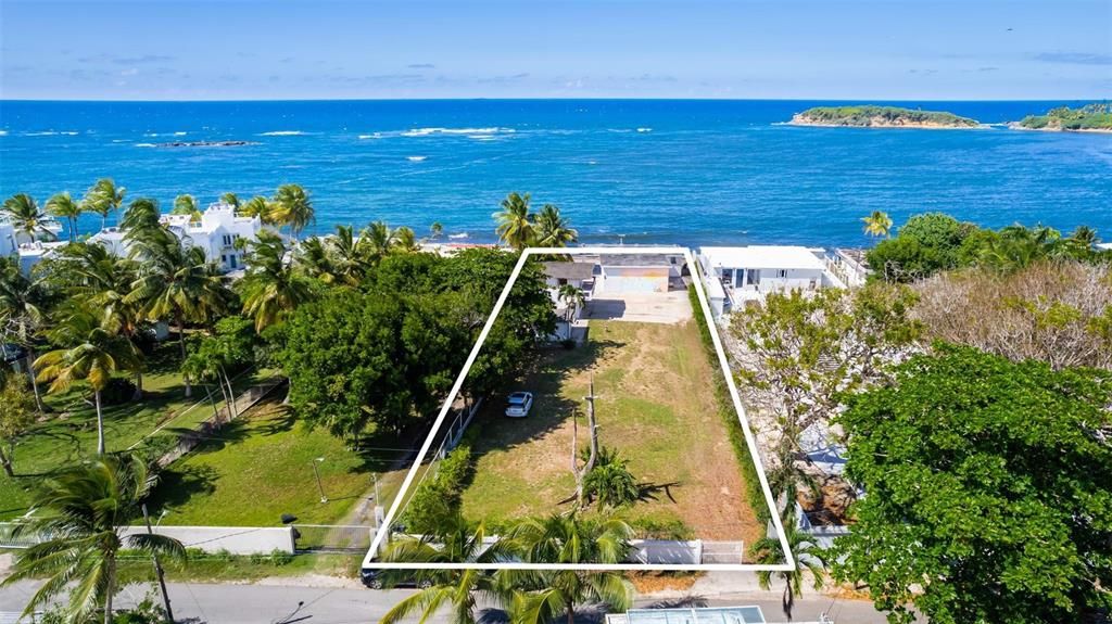 На продажу: $1,650,000 (0.44 acres)