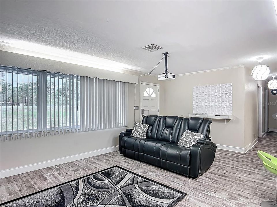 待售: $850,000 (0 贝兹, 0 浴室, 1710 平方英尺)