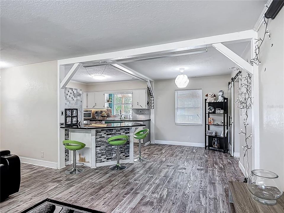 待售: $850,000 (0 贝兹, 0 浴室, 1710 平方英尺)