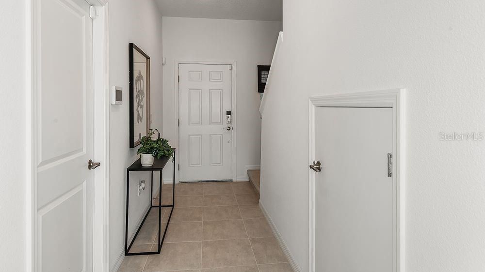 For Sale: $325,000 (3 beds, 2 baths, 1373 Square Feet)