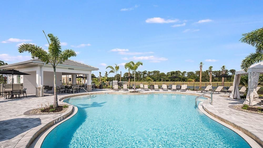 For Sale: $325,000 (3 beds, 2 baths, 1373 Square Feet)