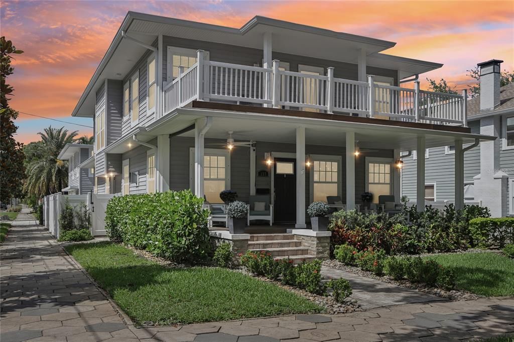 Под контрактом: $2,195,000 (6 спален, 6 ванн, 3300 Квадратных фут)