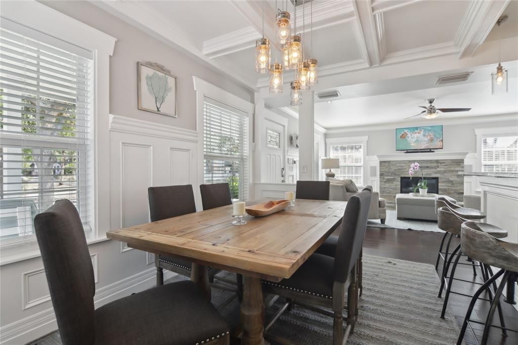 Под контрактом: $2,195,000 (6 спален, 6 ванн, 3300 Квадратных фут)