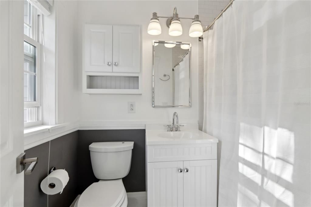 Под контрактом: $2,195,000 (6 спален, 6 ванн, 3300 Квадратных фут)