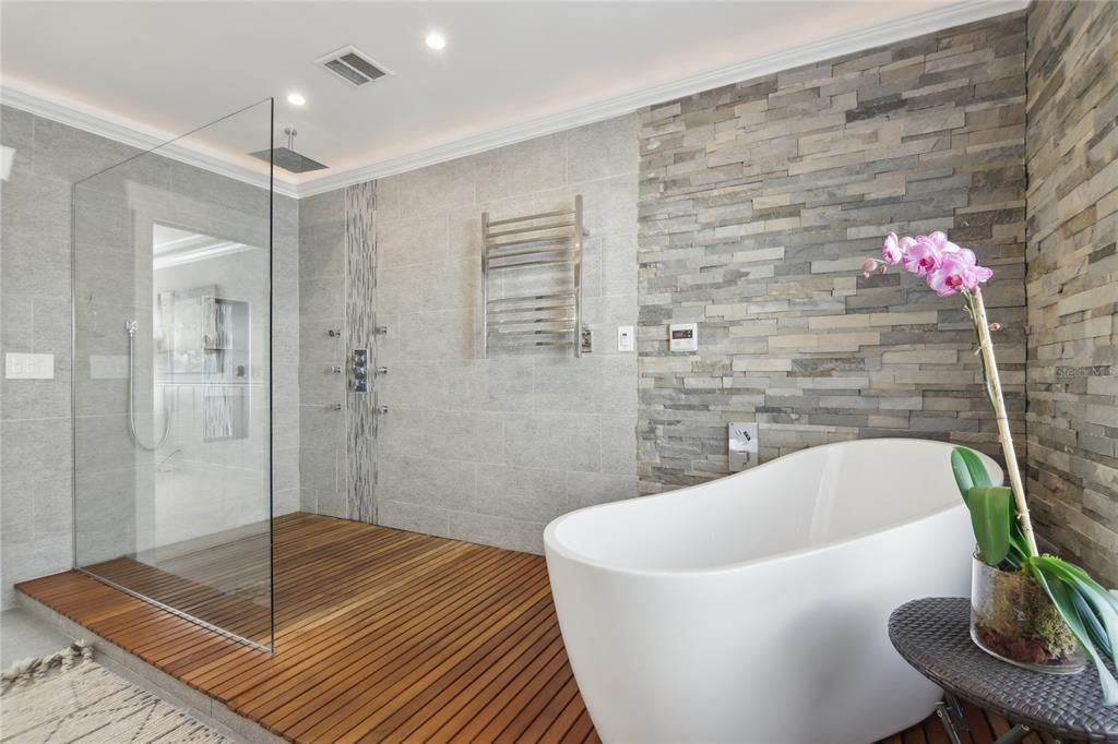 Под контрактом: $2,195,000 (6 спален, 6 ванн, 3300 Квадратных фут)