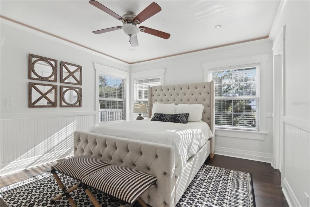 Под контрактом: $2,195,000 (6 спален, 6 ванн, 3300 Квадратных фут)