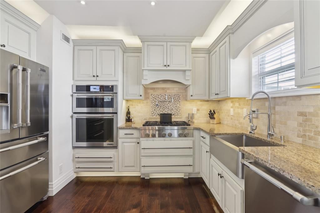 Под контрактом: $2,195,000 (6 спален, 6 ванн, 3300 Квадратных фут)