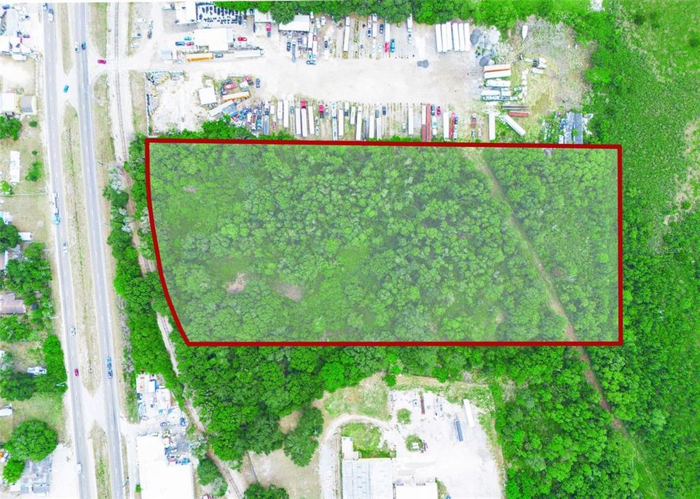 En Venta: $1,400,000 (7.90 acres)