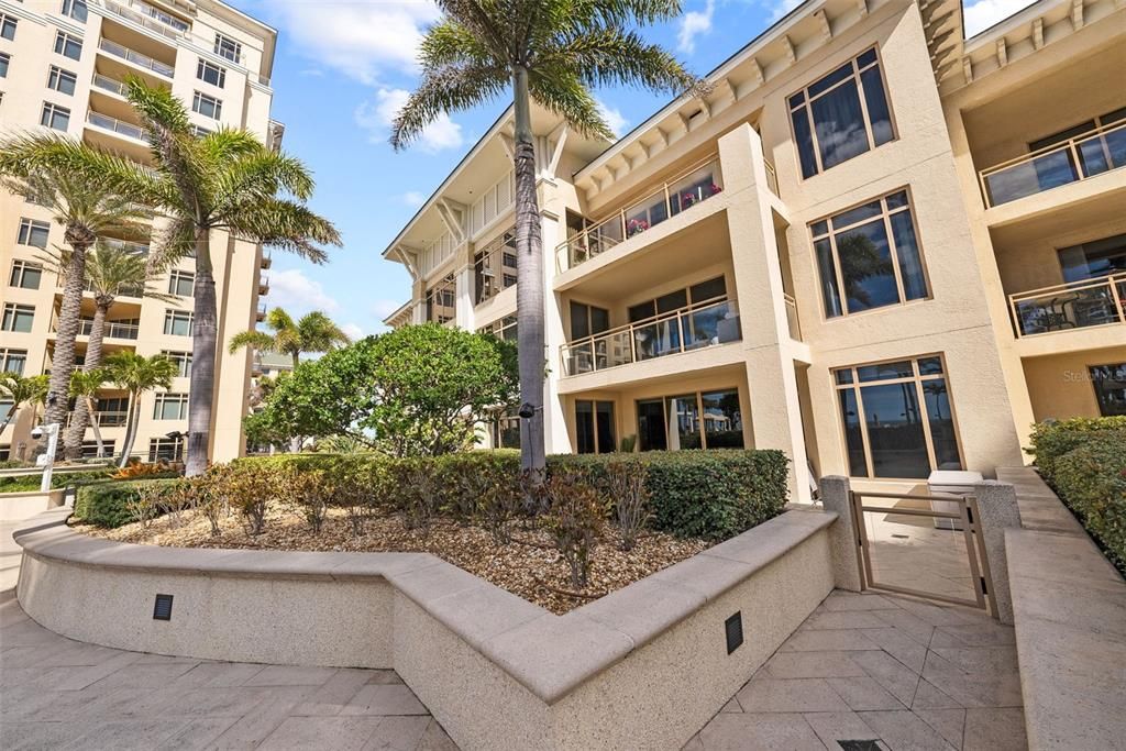 For Rent: $12,000 (3 beds, 2 baths, 1861 Square Feet)