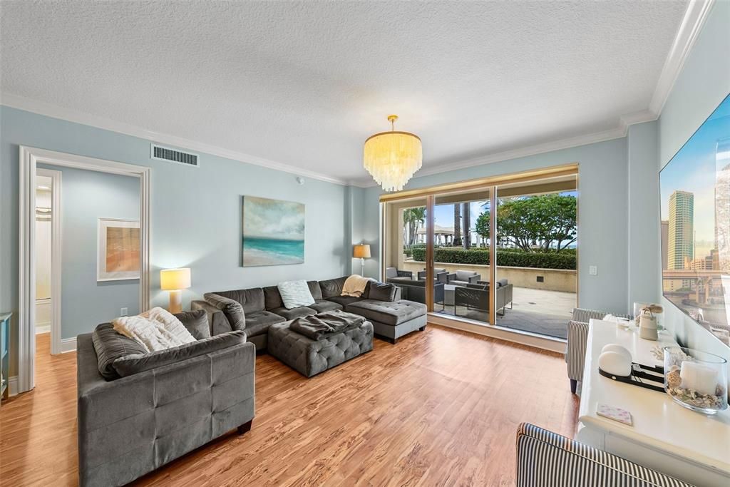 For Rent: $12,000 (3 beds, 2 baths, 1861 Square Feet)