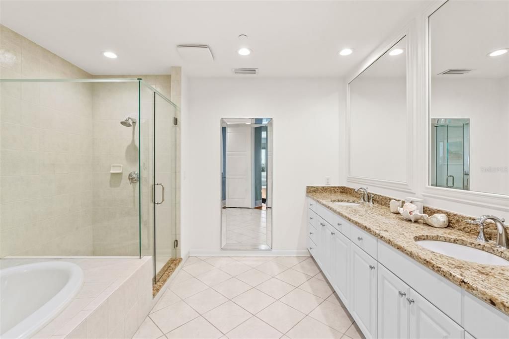 For Rent: $12,000 (3 beds, 2 baths, 1861 Square Feet)