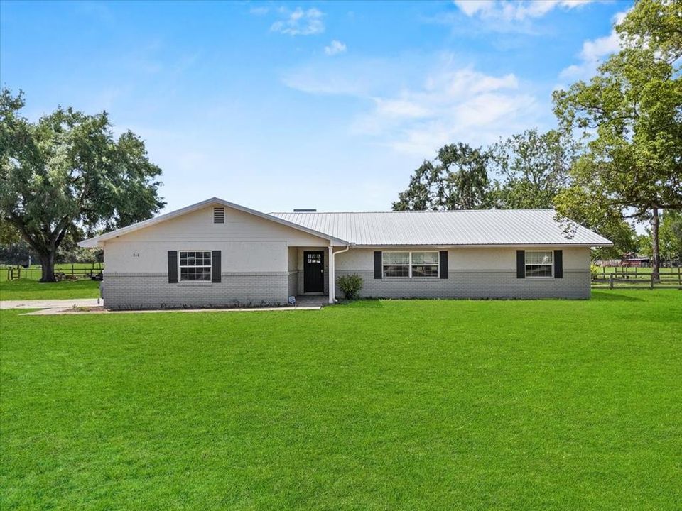 Vendido Recientemente: $599,900 (3 camas, 2 baños, 2052 Pies cuadrados)