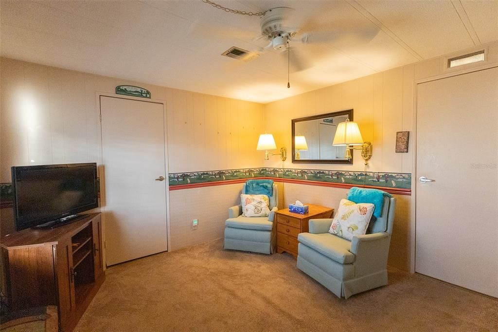 Active With Contract: $164,900 (2 beds, 2 baths, 1464 Square Feet)