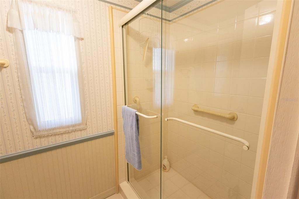 Active With Contract: $164,900 (2 beds, 2 baths, 1464 Square Feet)