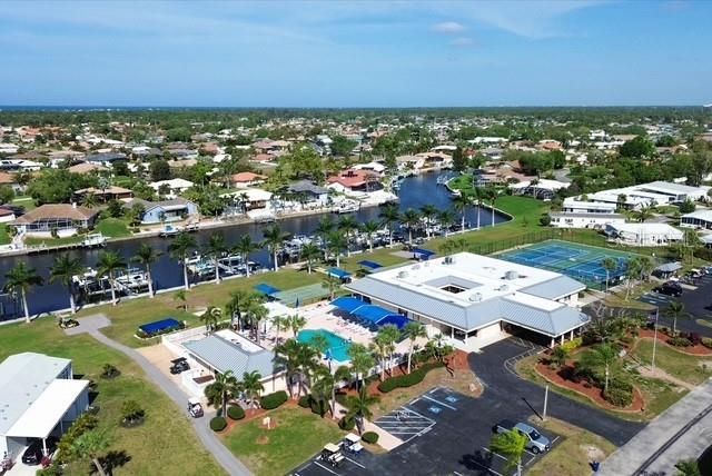 Active With Contract: $164,900 (2 beds, 2 baths, 1464 Square Feet)