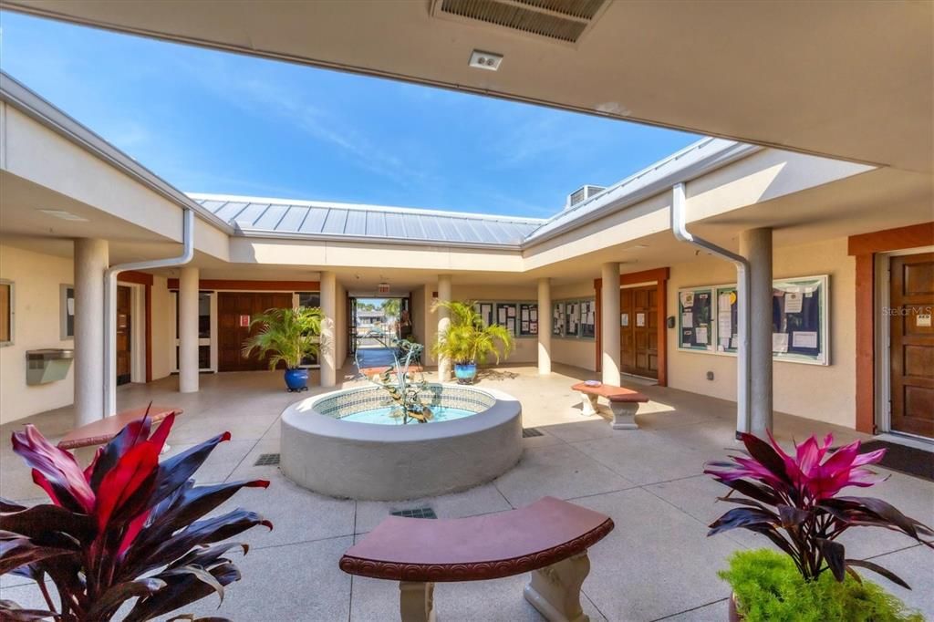 Active With Contract: $164,900 (2 beds, 2 baths, 1464 Square Feet)