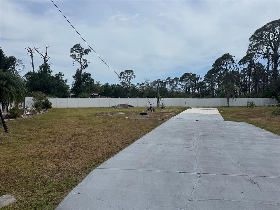 最近售出: $36,800 (0.16 acres)