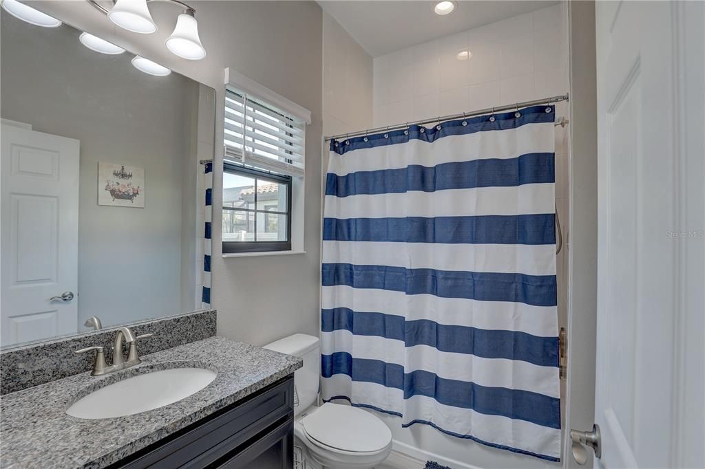 Activo con contrato: $785,000 (5 camas, 4 baños, 3567 Pies cuadrados)