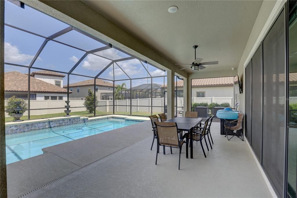 Activo con contrato: $785,000 (5 camas, 4 baños, 3567 Pies cuadrados)