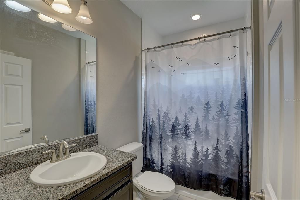 Activo con contrato: $785,000 (5 camas, 4 baños, 3567 Pies cuadrados)