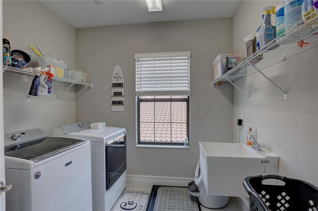 Activo con contrato: $785,000 (5 camas, 4 baños, 3567 Pies cuadrados)