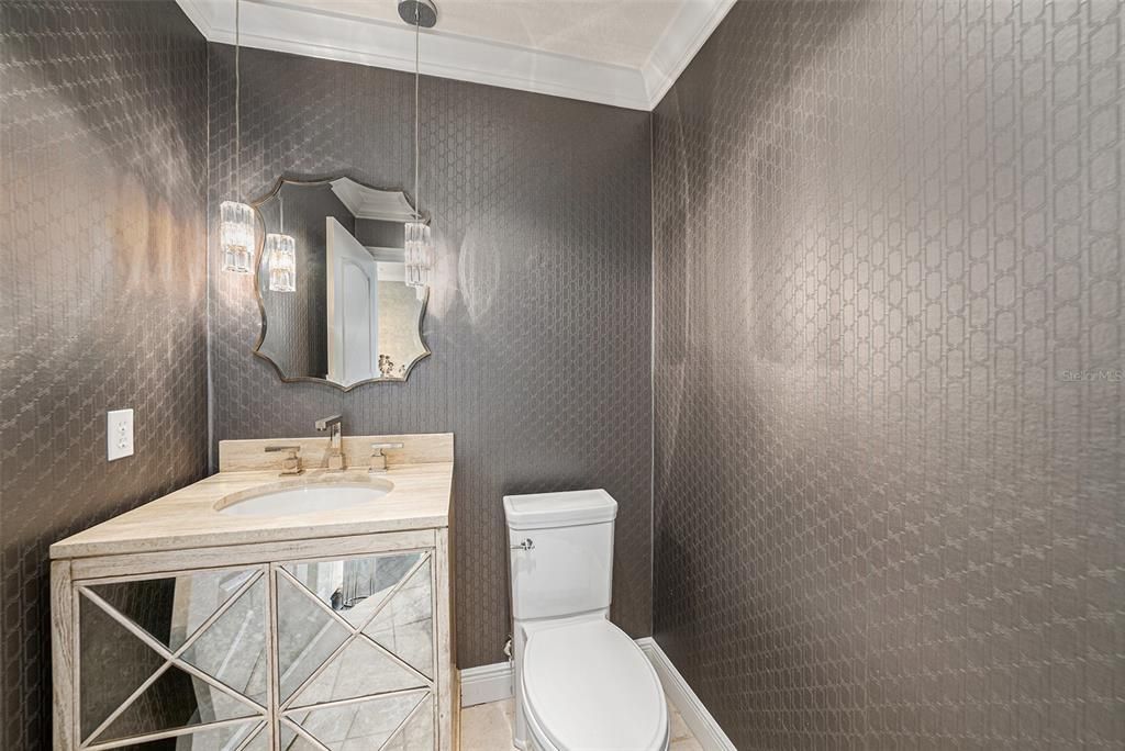 En Venta: $1,249,900 (4 camas, 3 baños, 3357 Pies cuadrados)