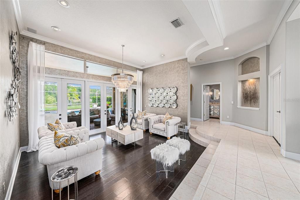 En Venta: $1,249,900 (4 camas, 3 baños, 3357 Pies cuadrados)