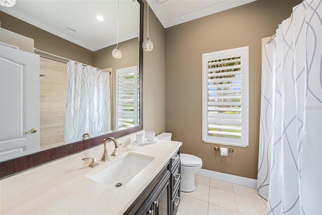 En Venta: $1,249,900 (4 camas, 3 baños, 3357 Pies cuadrados)