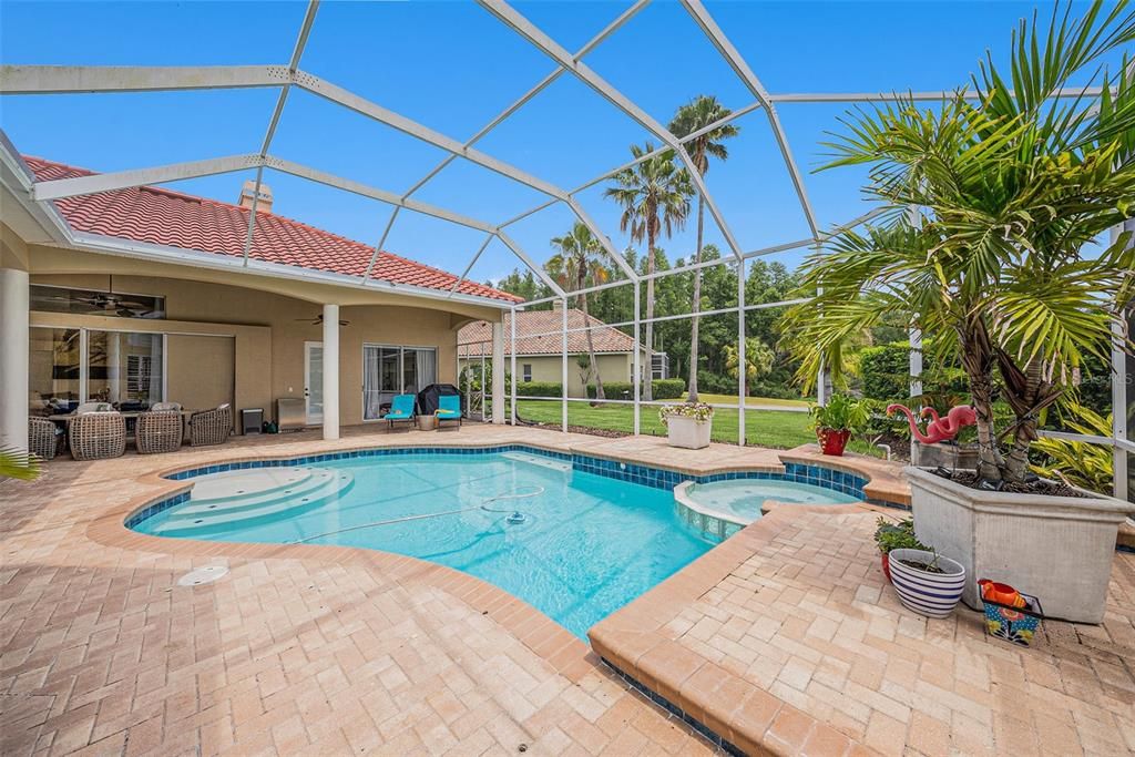 En Venta: $1,249,900 (4 camas, 3 baños, 3357 Pies cuadrados)