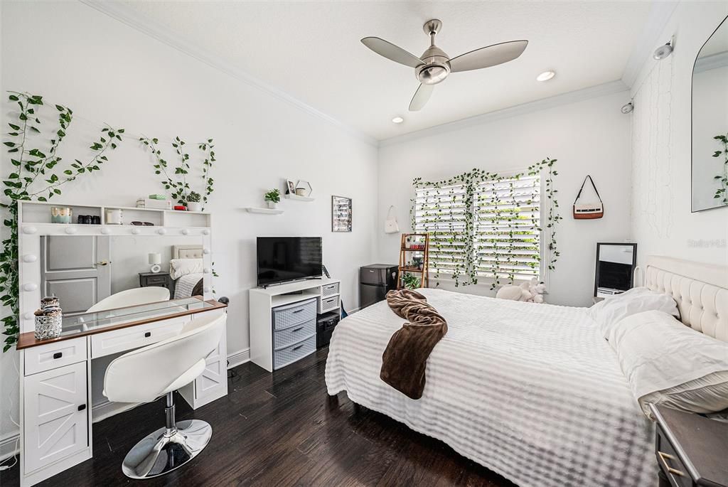 En Venta: $1,249,900 (4 camas, 3 baños, 3357 Pies cuadrados)