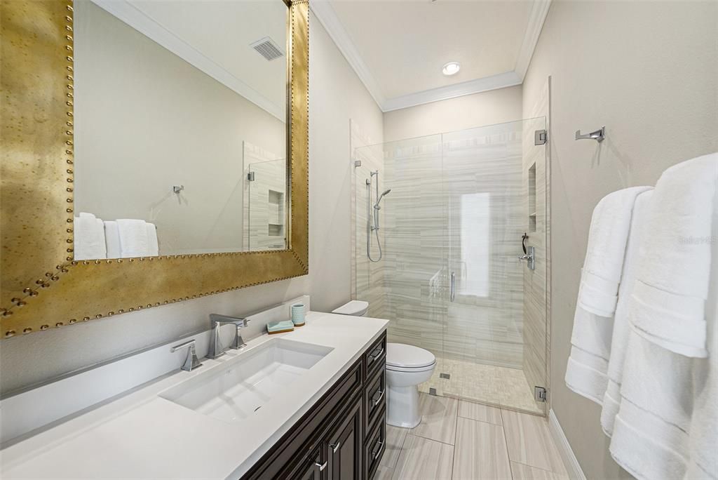 En Venta: $1,249,900 (4 camas, 3 baños, 3357 Pies cuadrados)